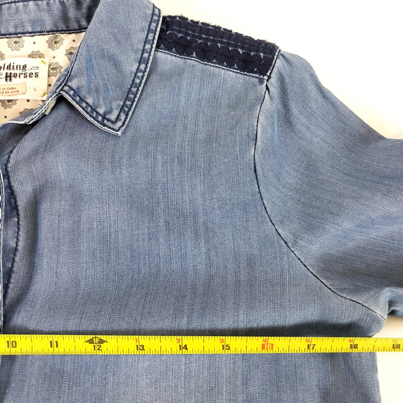 Anthro Holding Horses SIZE S Blue Chambray Denim Embroidered Button Down Women’s - Picture 5 of 10